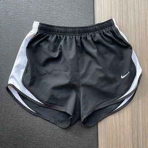 Nike womens shorts sz M